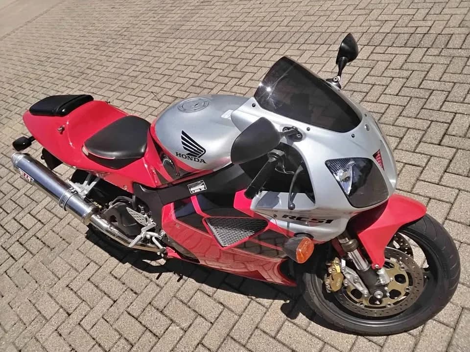 Honda RC51 - Image 2