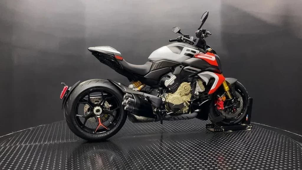 2026 Ducati Diavel V4 RS Livery - Image 2